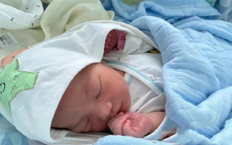 试管移植当天 血丝代生